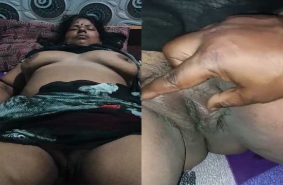 Sleeping Mature Aunty Pussy Captured On Cam